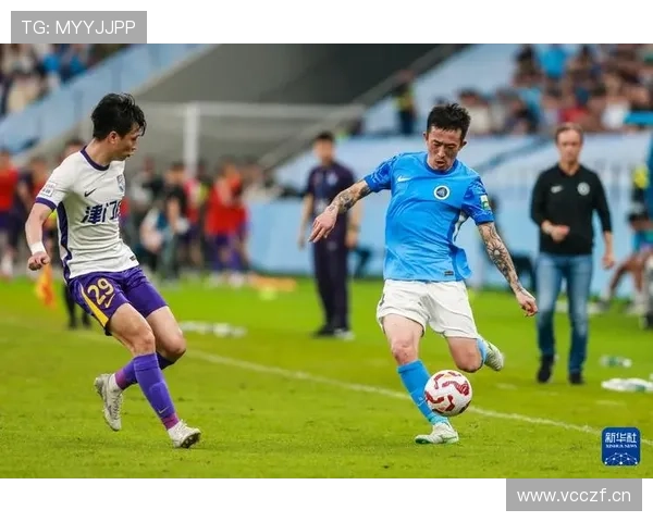 成都3-1新鹏城 上半场姜至鹏染红费利佩助攻